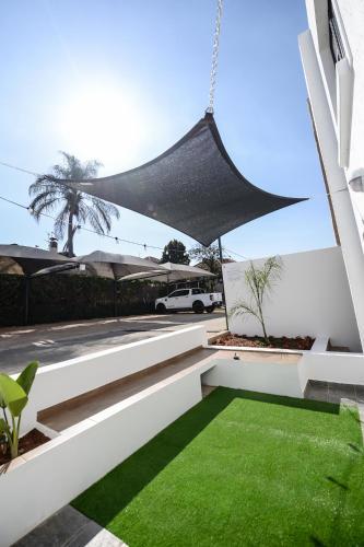 The Royal Bryanston 24/33