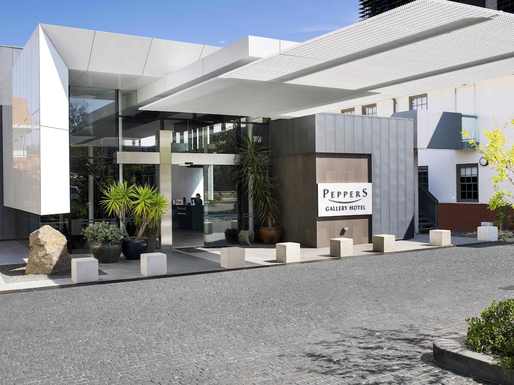 Peppers Gallery Hotel 74/77