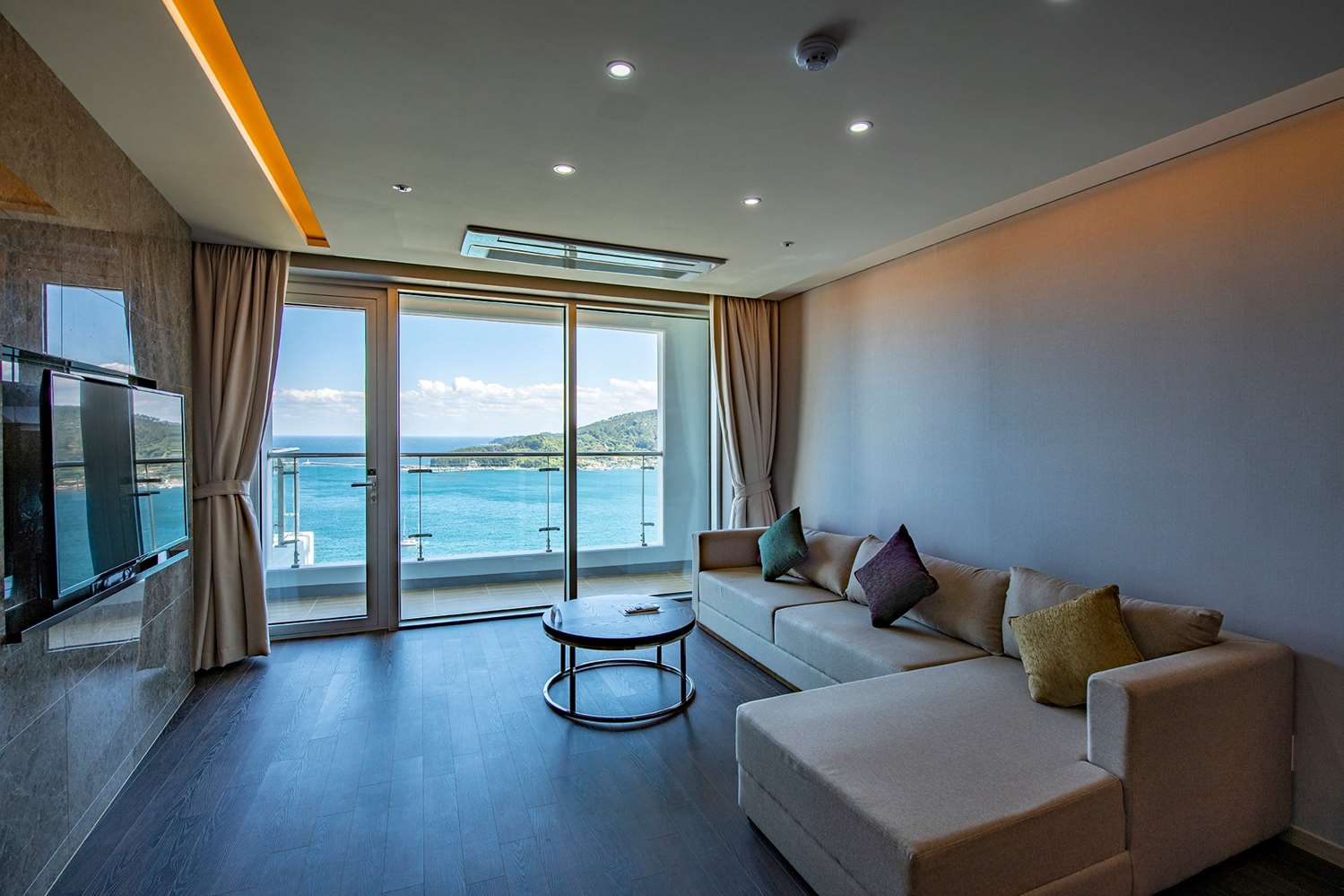 Ramada Suites by Wyndham Geoje 13/48