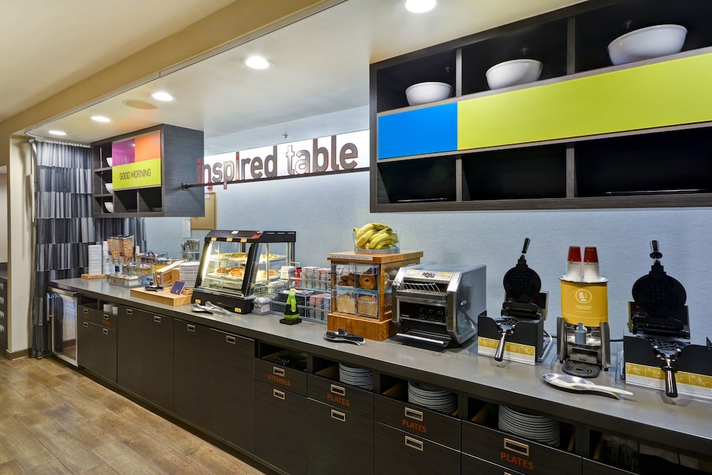 restaurant cafeteria