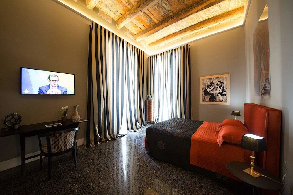 Palazzo Cannavina 15/50