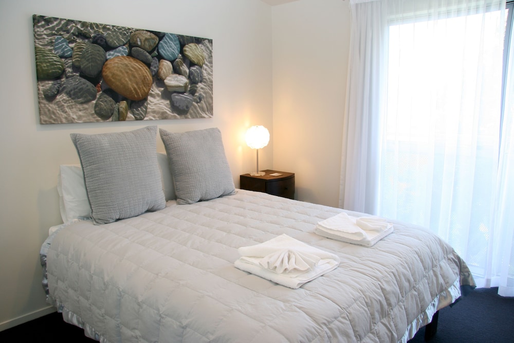 2 Bedrooms, Apartment