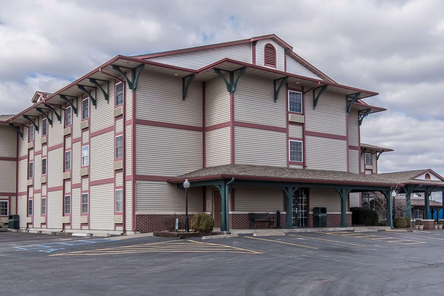 Comfort Inn Marshall Station 2/40