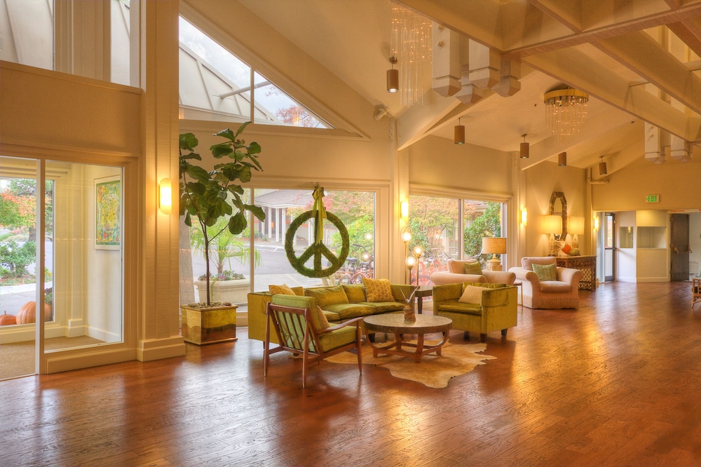 Ashland Hills Hotel Suites 34/51