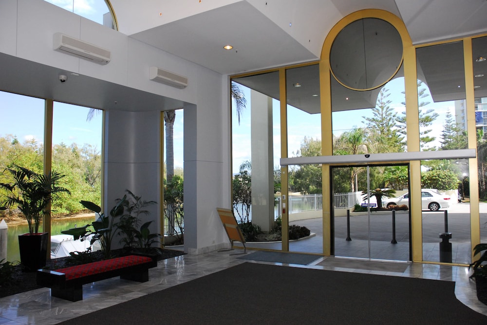 Contessa Condominiums 33/50
