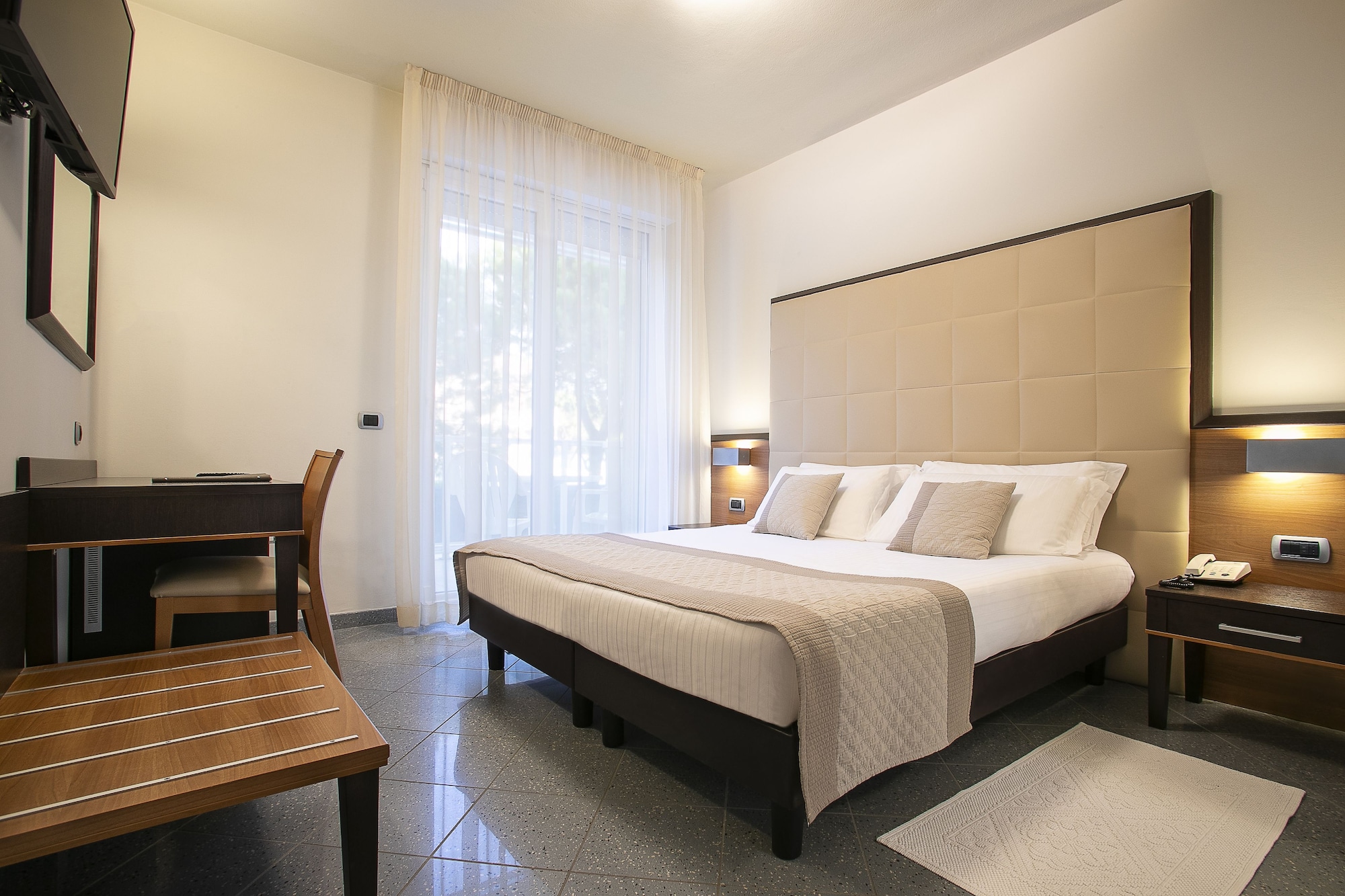 CLASSIC, DOUBLE OR TWIN BED, BALCONY