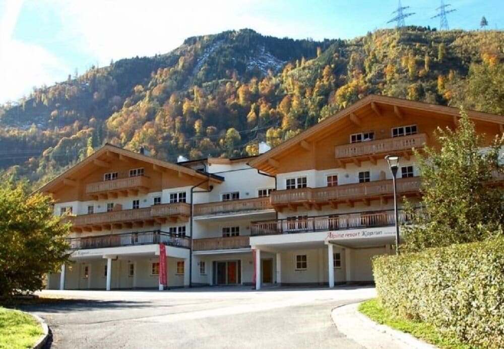 Penthouse All Seasons Lodge 4/17