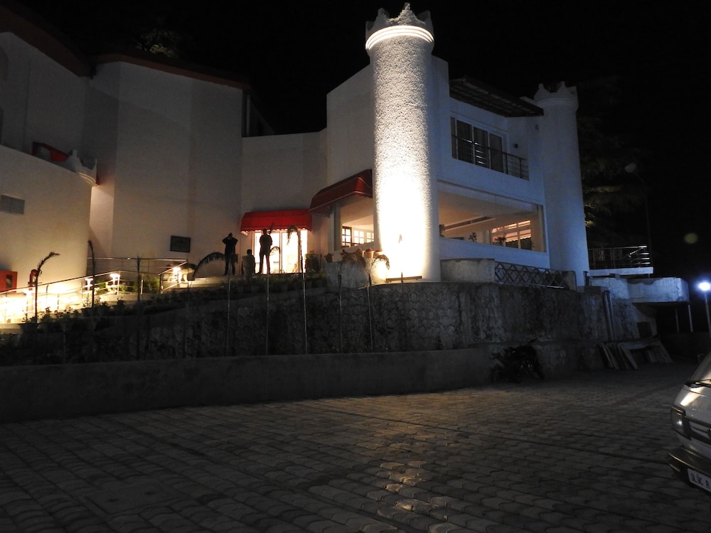 Renest Dunsvirk Court, Mussoorie 52/55