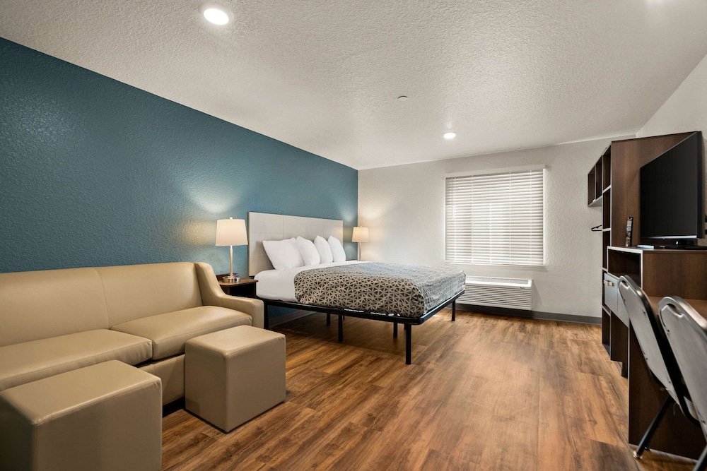 WoodSpring Suites Port Orange - Daytona Beach 8/17