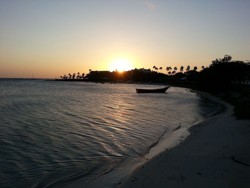 Le Chateau Ocean Villas 40/48