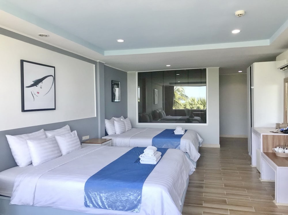 The Beach Front Resort Pattaya 22/87
