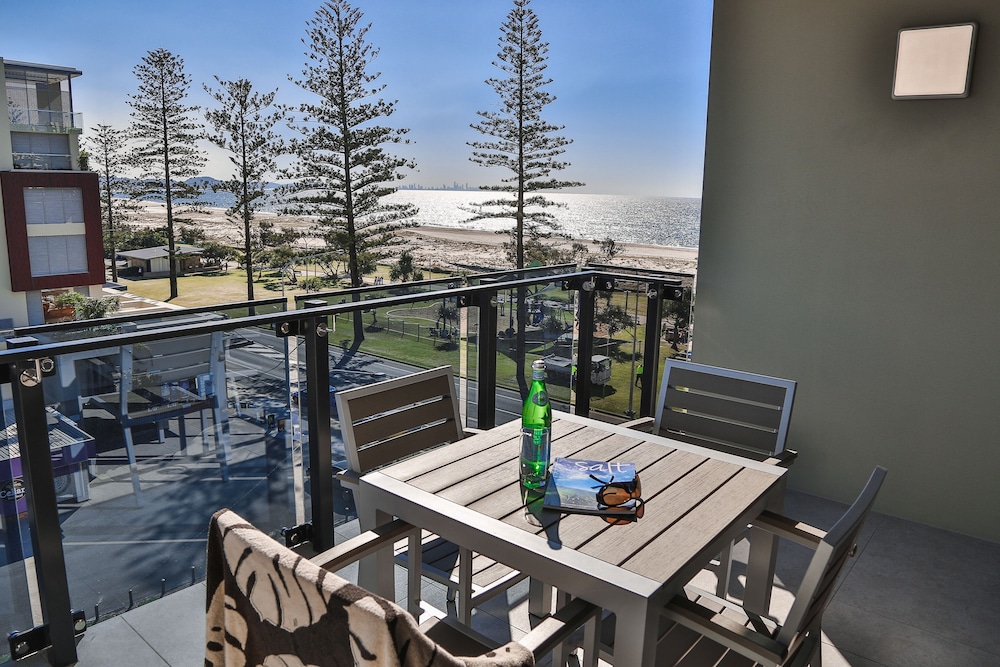 Iconic Kirra Beach Resort 3/72