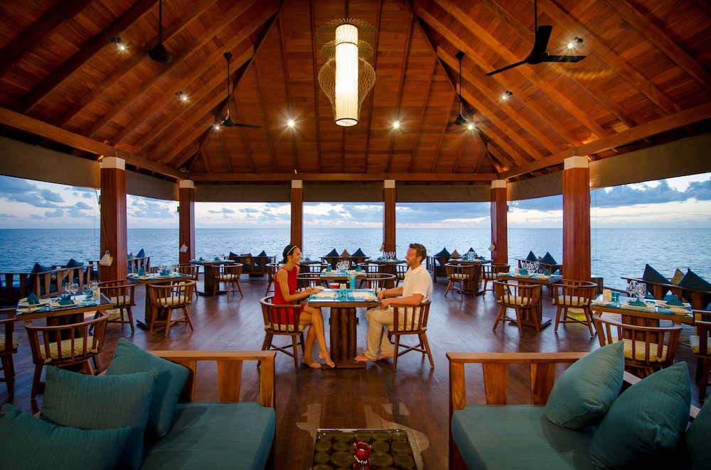 Summer Island Maldives 46/64