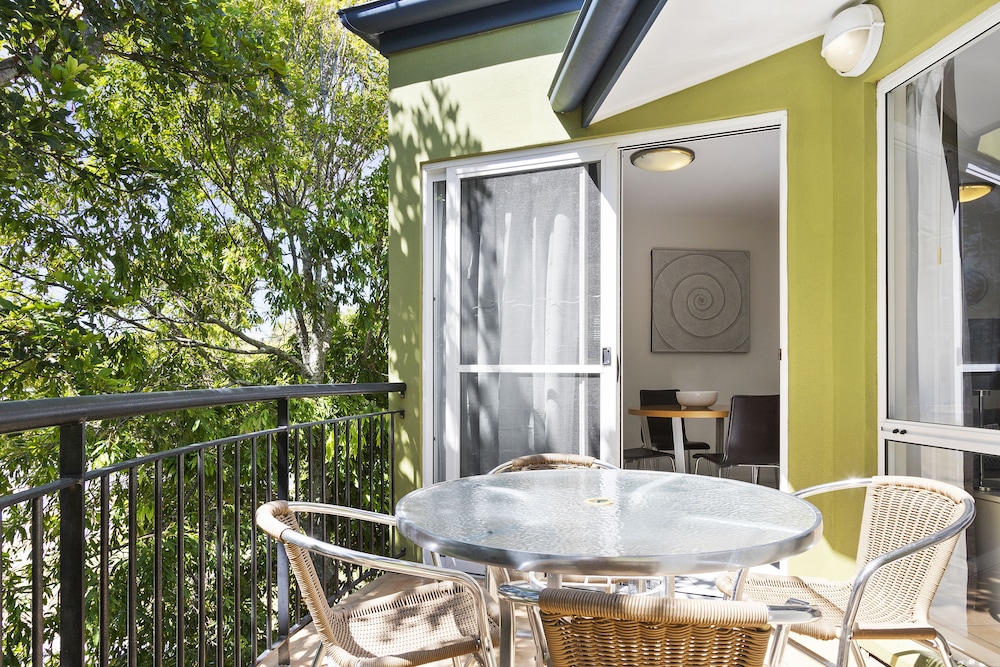 Eco Beach Resort Byron Bay 40/80