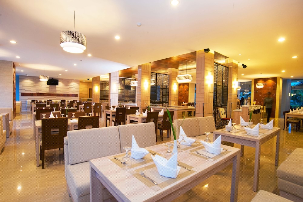 Lombok Raya Hotel 45/57