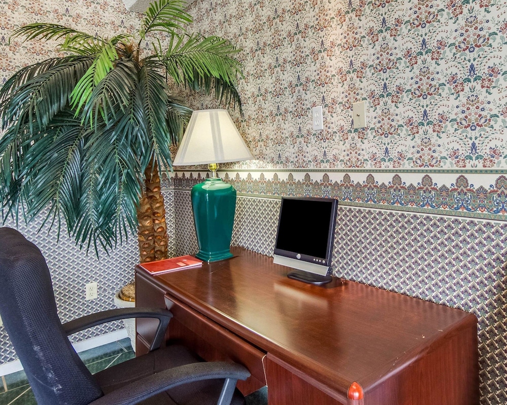 Econo Lodge Falfurrias 30/31