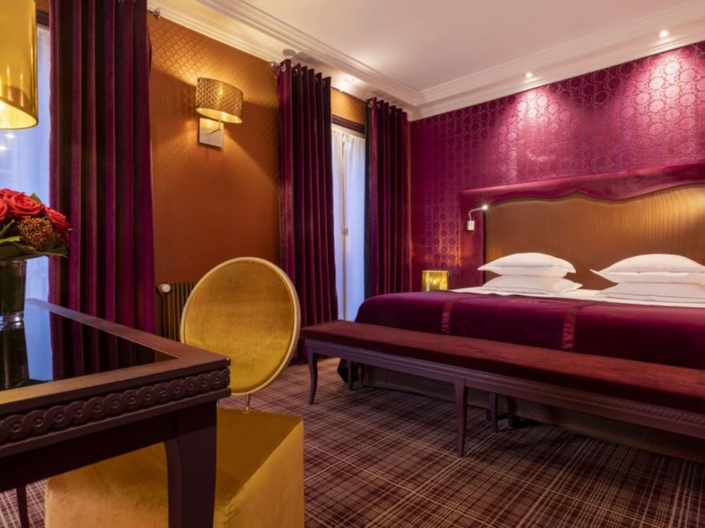 Suite, Double Bed, Sofa