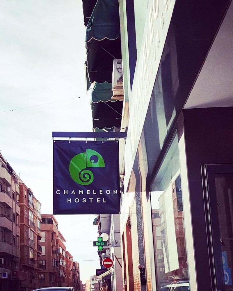Chameleon Hostel Alicante 6/25