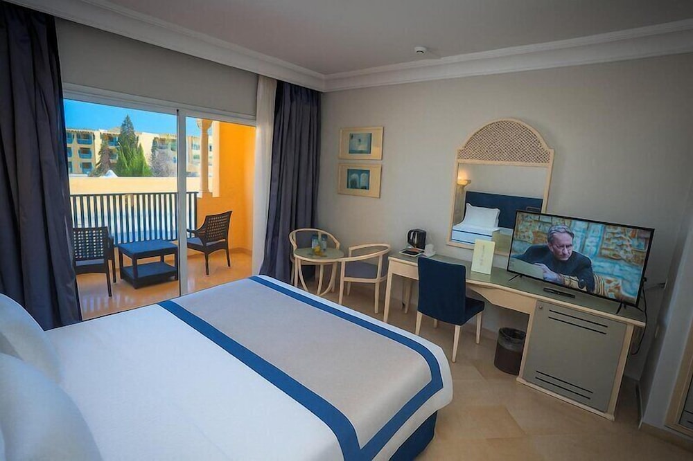 Superior, King Bed, Pool or Sea View
