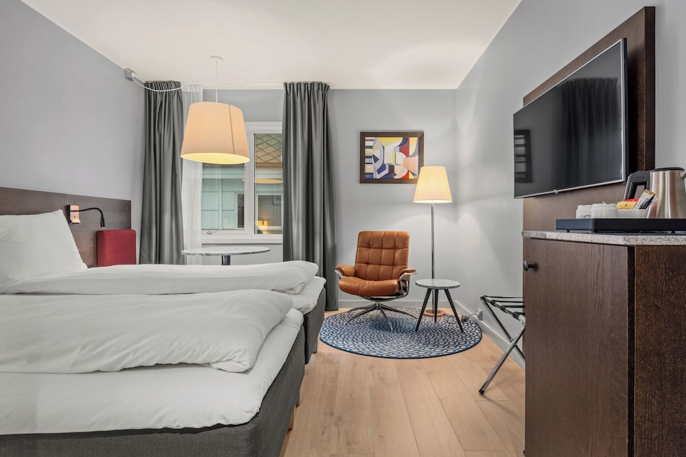 Standard, Twin Beds