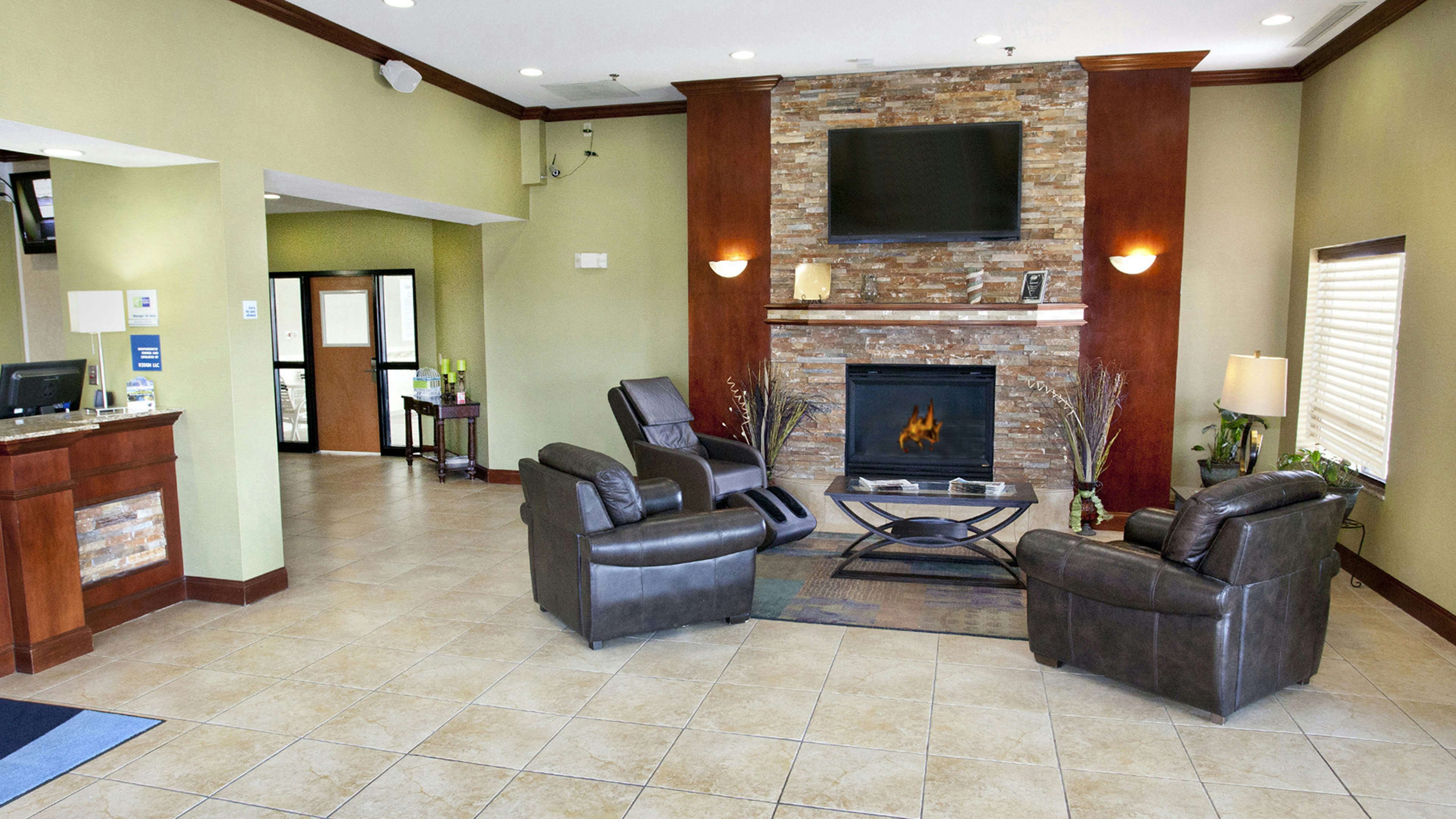 Holiday Inn Express Jamestown 27/39