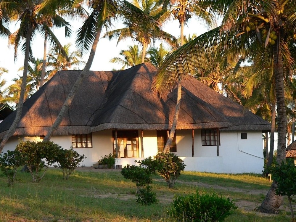 Blue Moon Beach Holiday Resort 29/32
