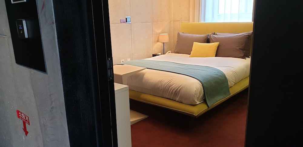 Cocomo Hotel And Gallery 25/54