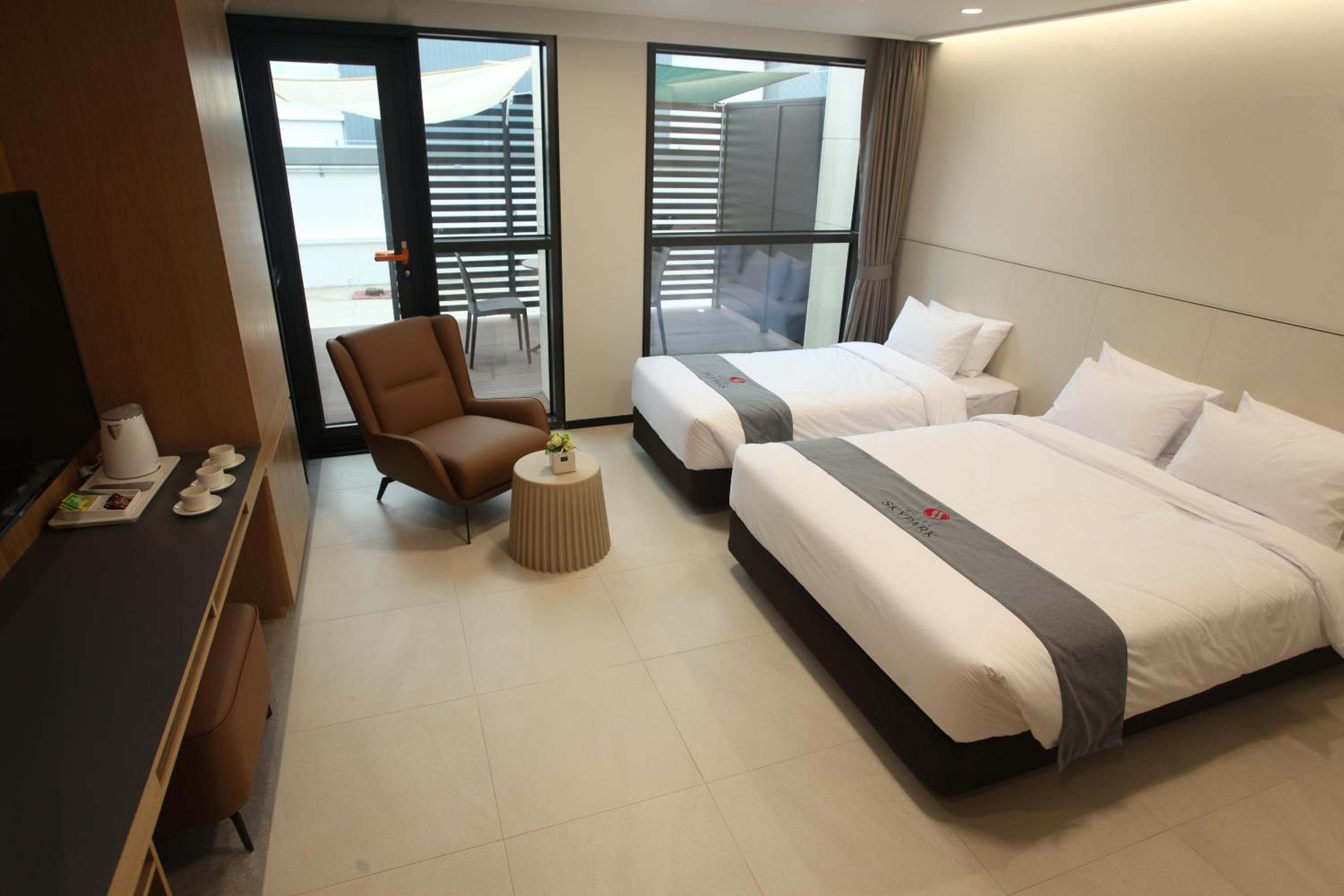 غرفة ديلوكس بشرفة، Hotel Skypark Daejeon I 2/10
