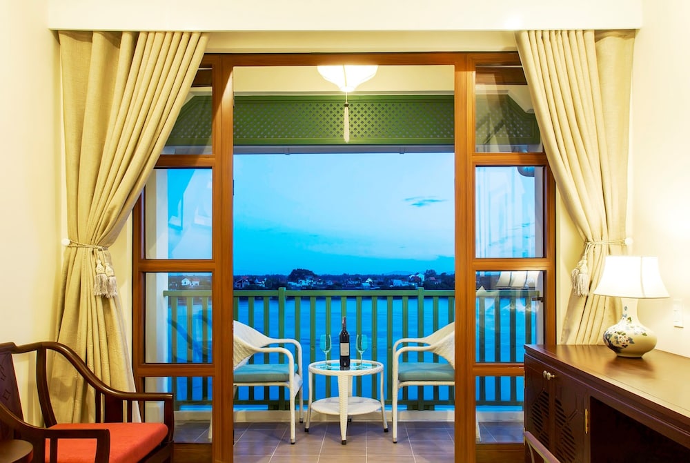 Lantana Riverside Hoi An Boutique Hotel Spa 30/60