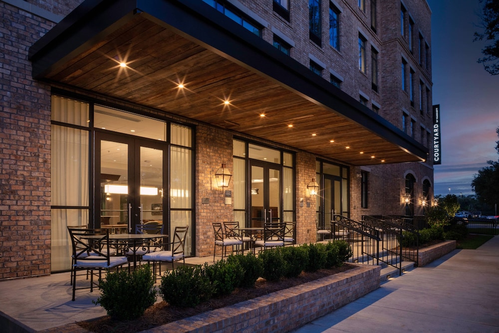 Courtyard by Marriott Thomasville Downtown 1/44