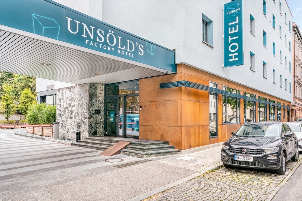 Unsolds Factory Hotel 1/48