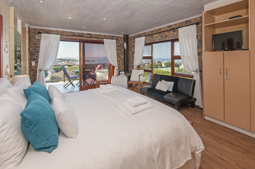 White Shark Guest House 11/50