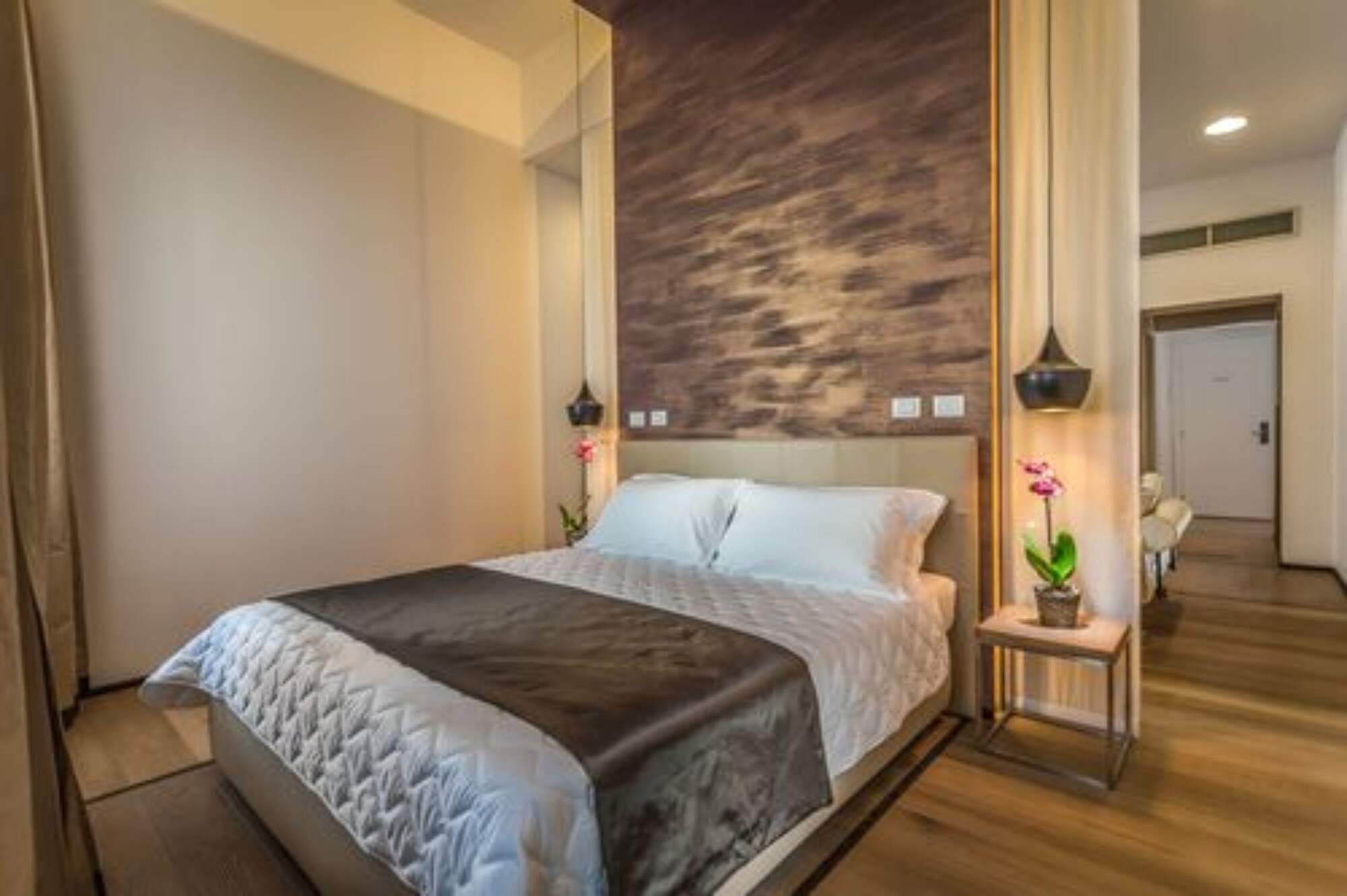 Suite, River View