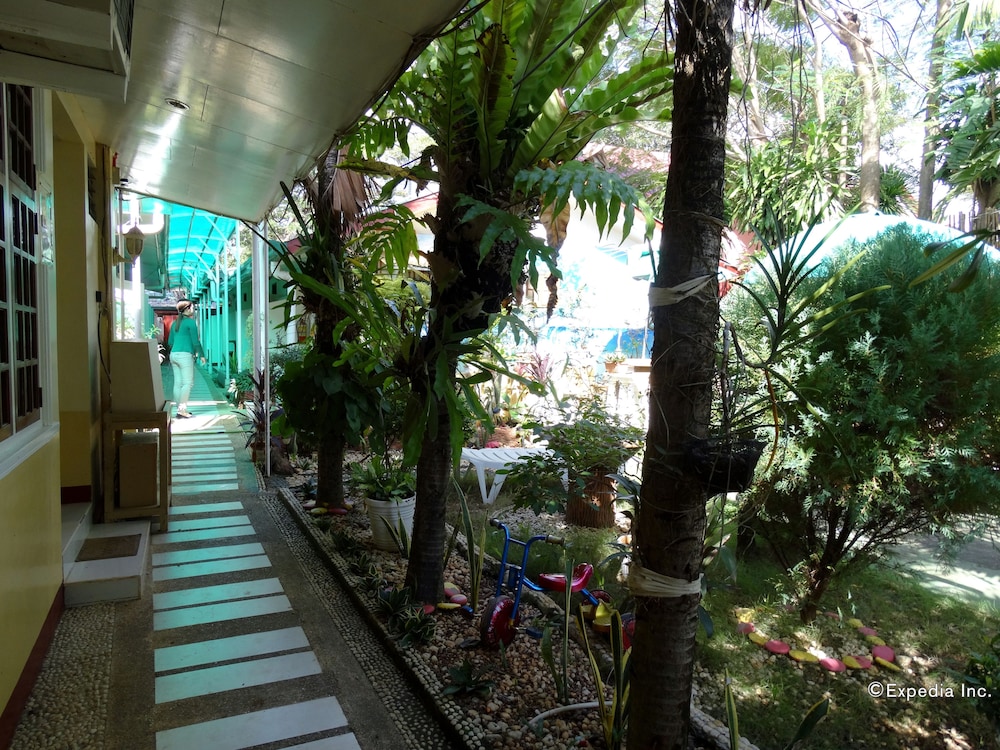 D Lucky Garden Inn 43/48