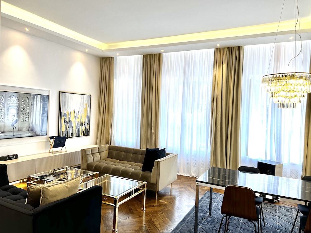 Luxury Collection Mondrian Market Square 33/48