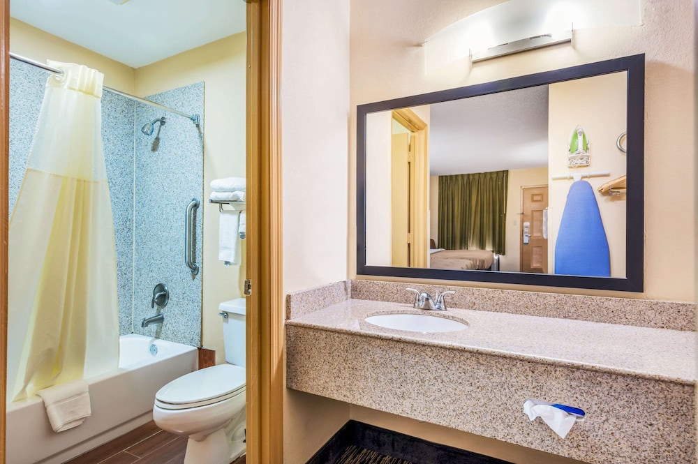 Quality Inn Cullman I-65 Exit 310 11/30