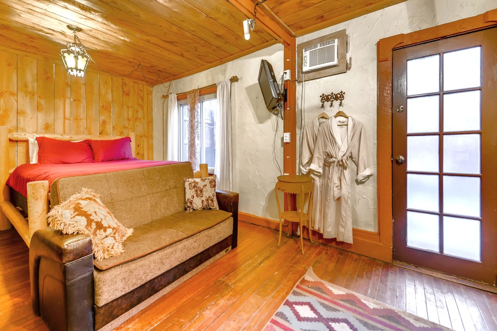 Cliff House Lodge Bed and Breakfast 59/72