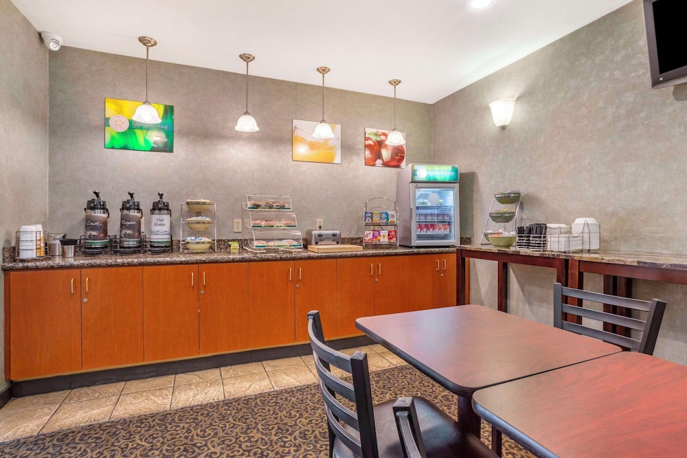 Quality Inn & Suites Livermore Wine Country 21/36