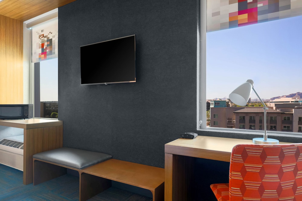 Aloft Phoenix Airport 39/62
