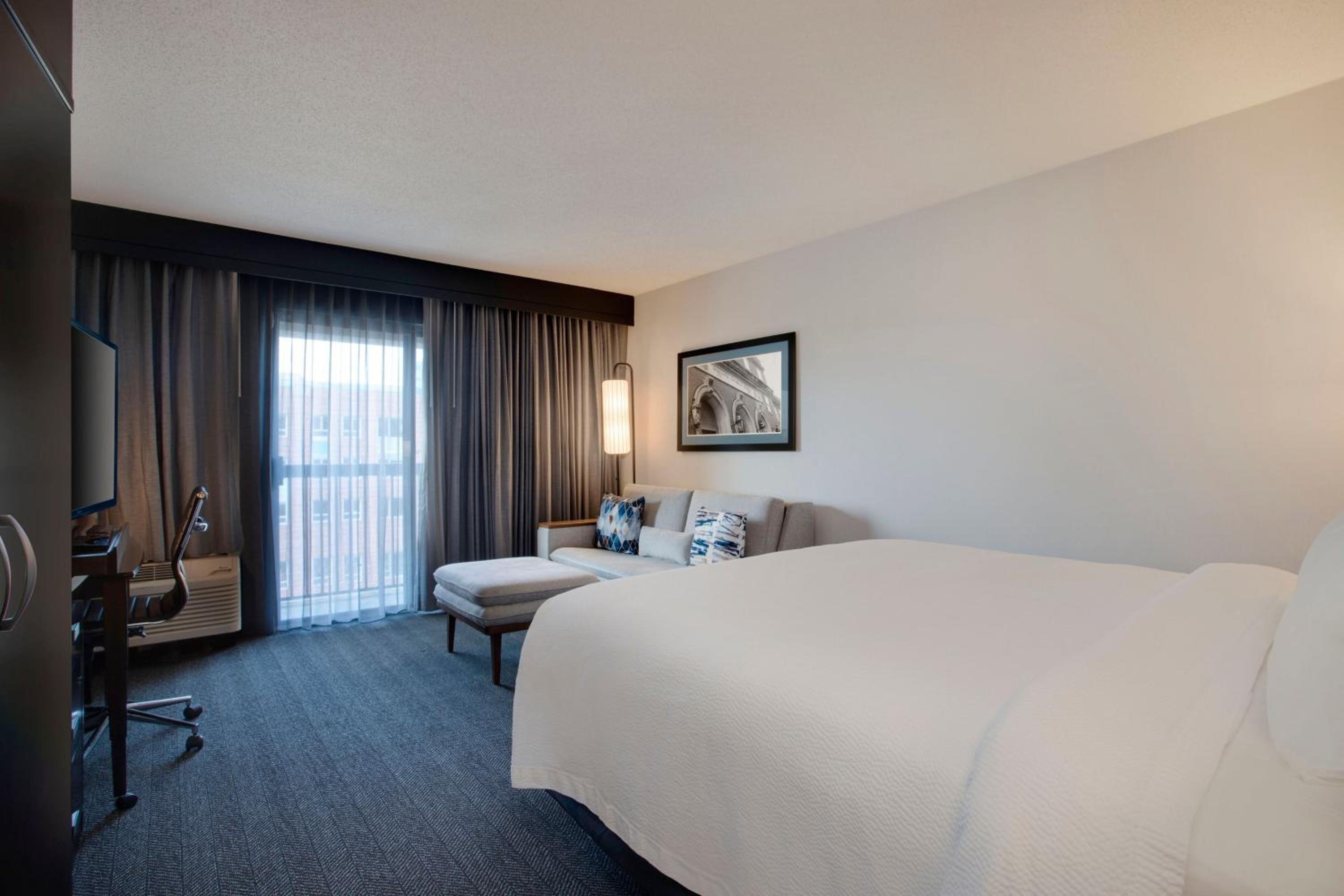 Room, Double Bed, Balcony