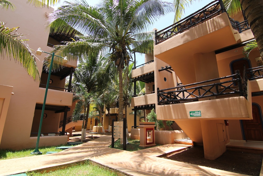 Reef Yucatan All Inclusive Hotel and Convention Center 3/50