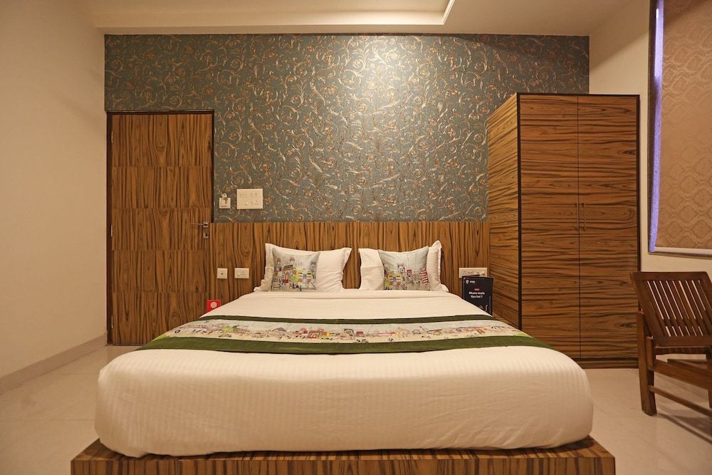 Oyo 9304 Hotel Swastika 15/21