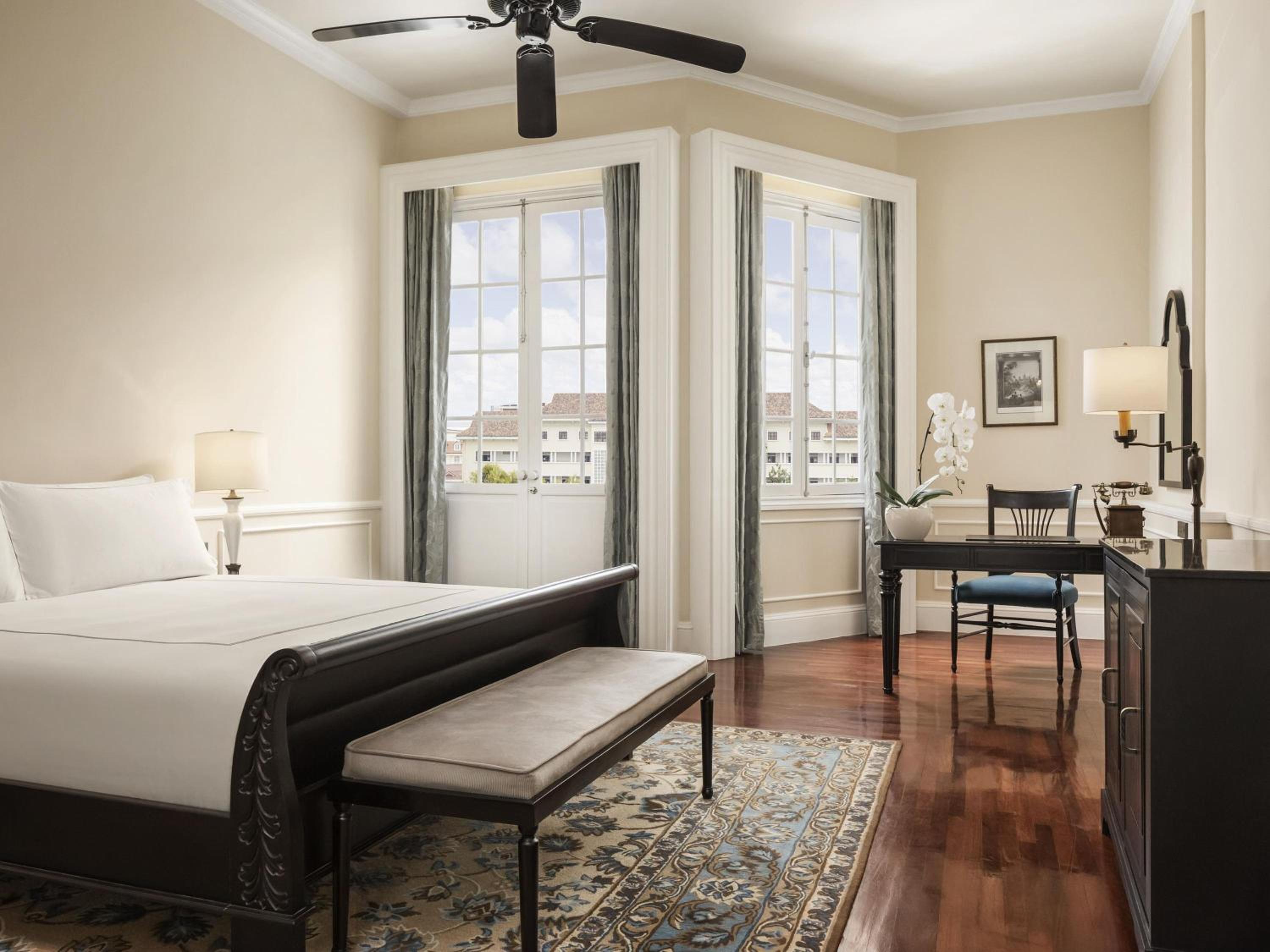 Landmark, Suite, Queen and Twin Beds