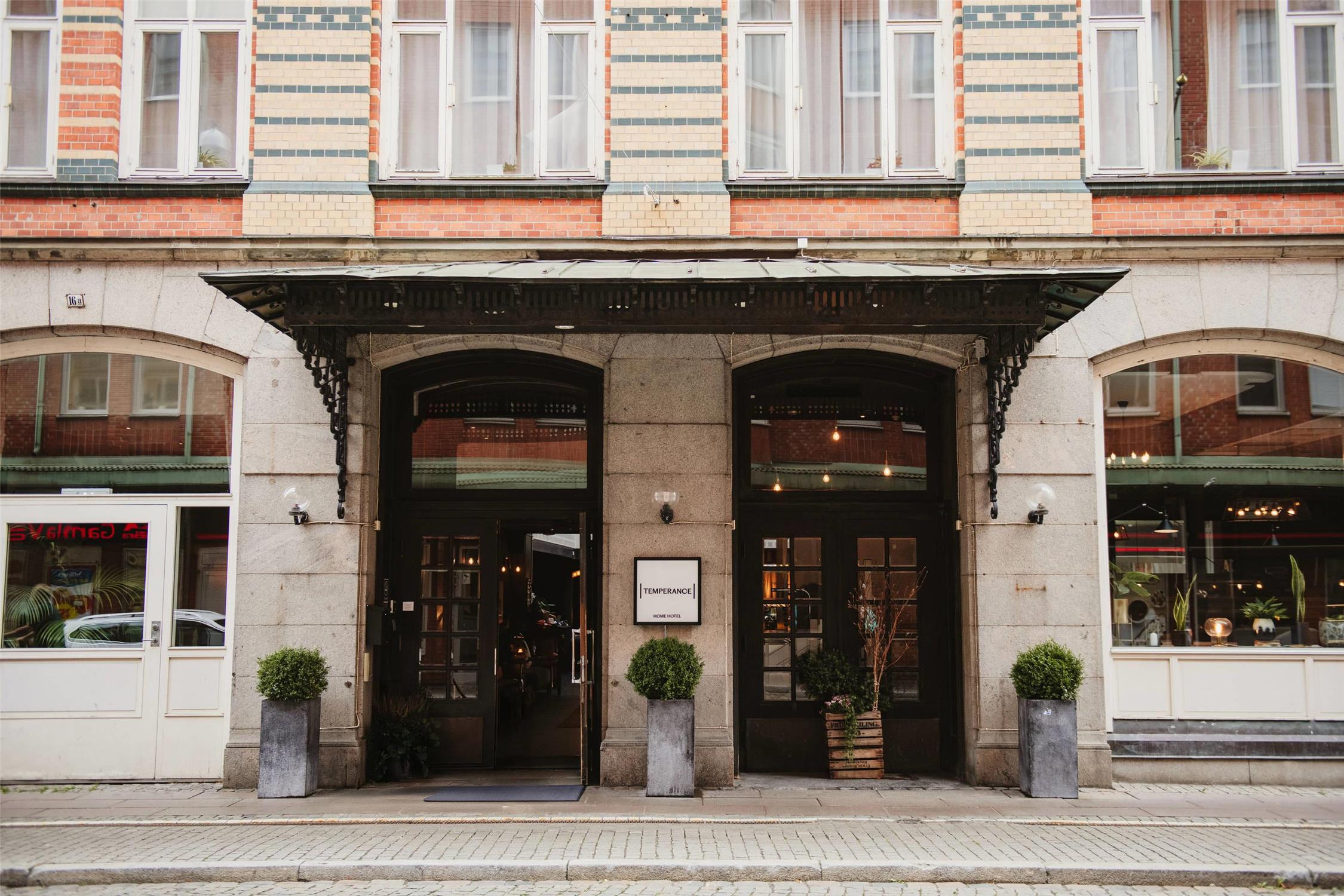Home Hotel Temperance 1/22