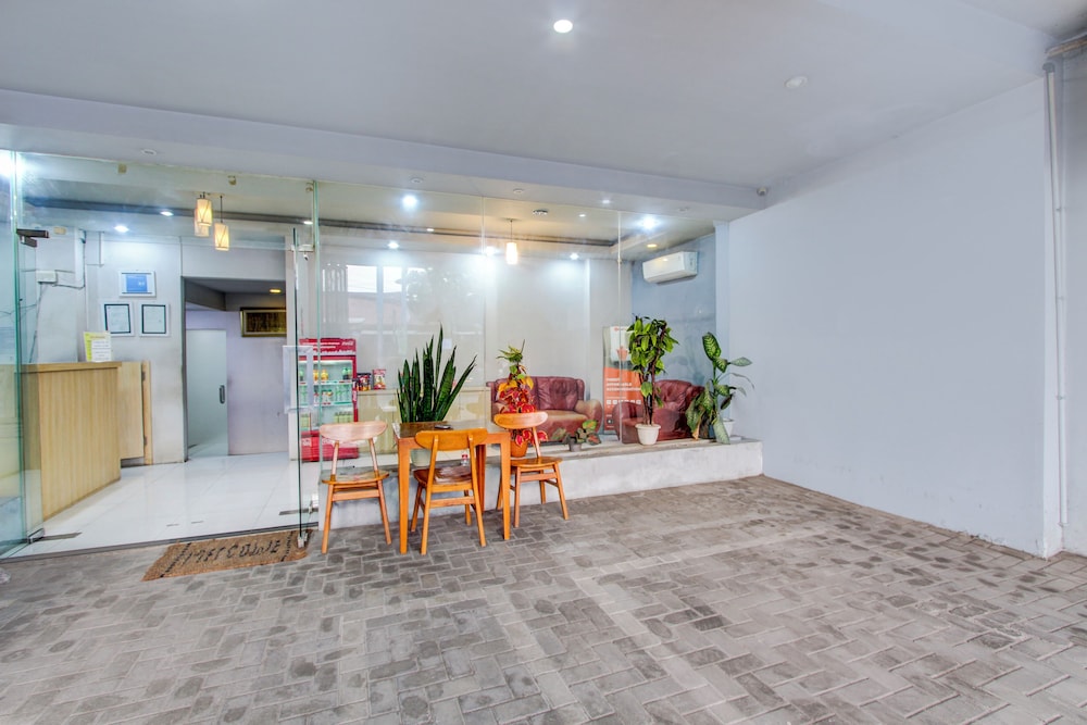Hotel O Tegal near near Pacific Mall Tegal formerly Hugo Suites Family 31/33