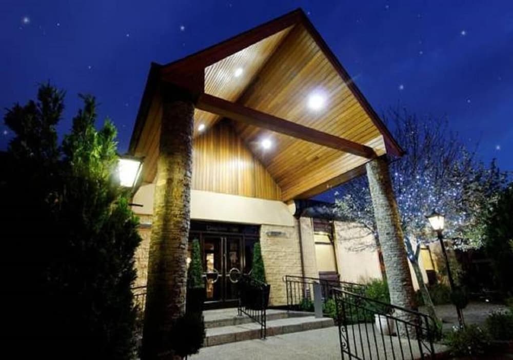 The Devon Inn 1/34