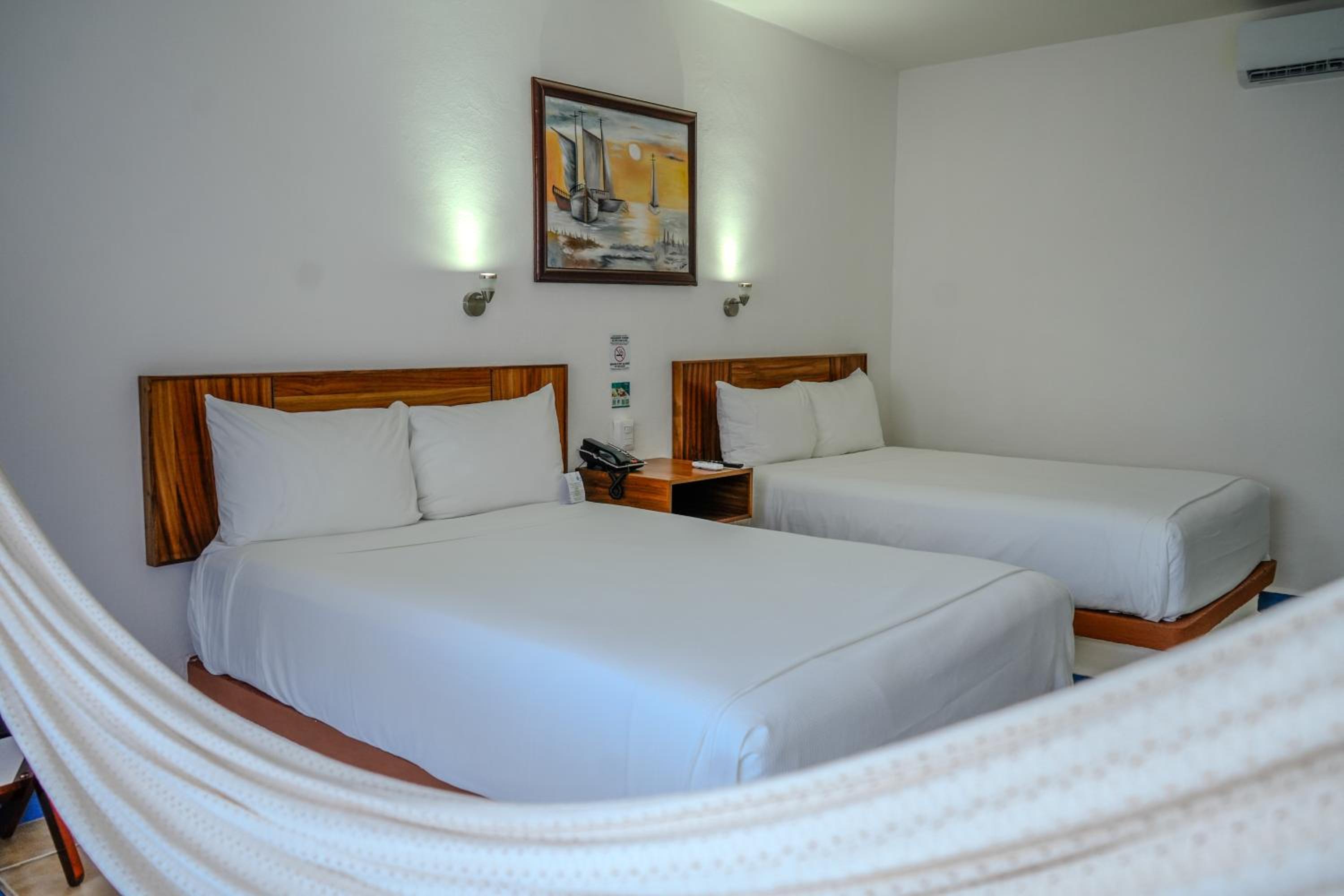 Standard, Triple, 2 Double Beds