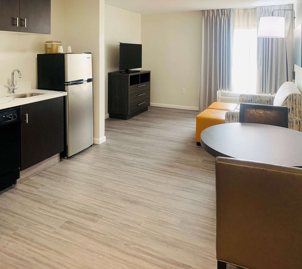 Sonesta Essential NW Houston 6/61