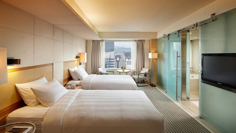 Deluxe, Twin Beds, Main Tower