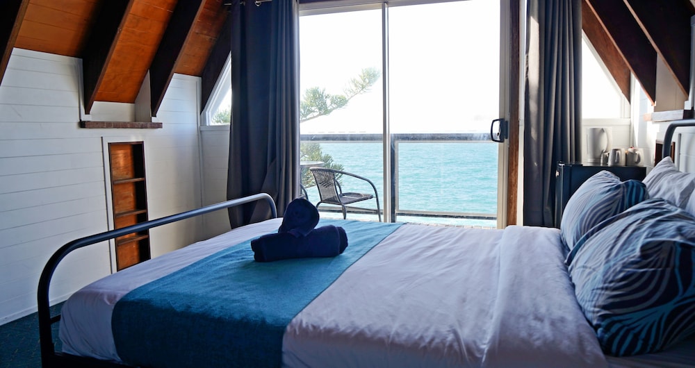 Nomads Magnetic Island - Adults only 6/50